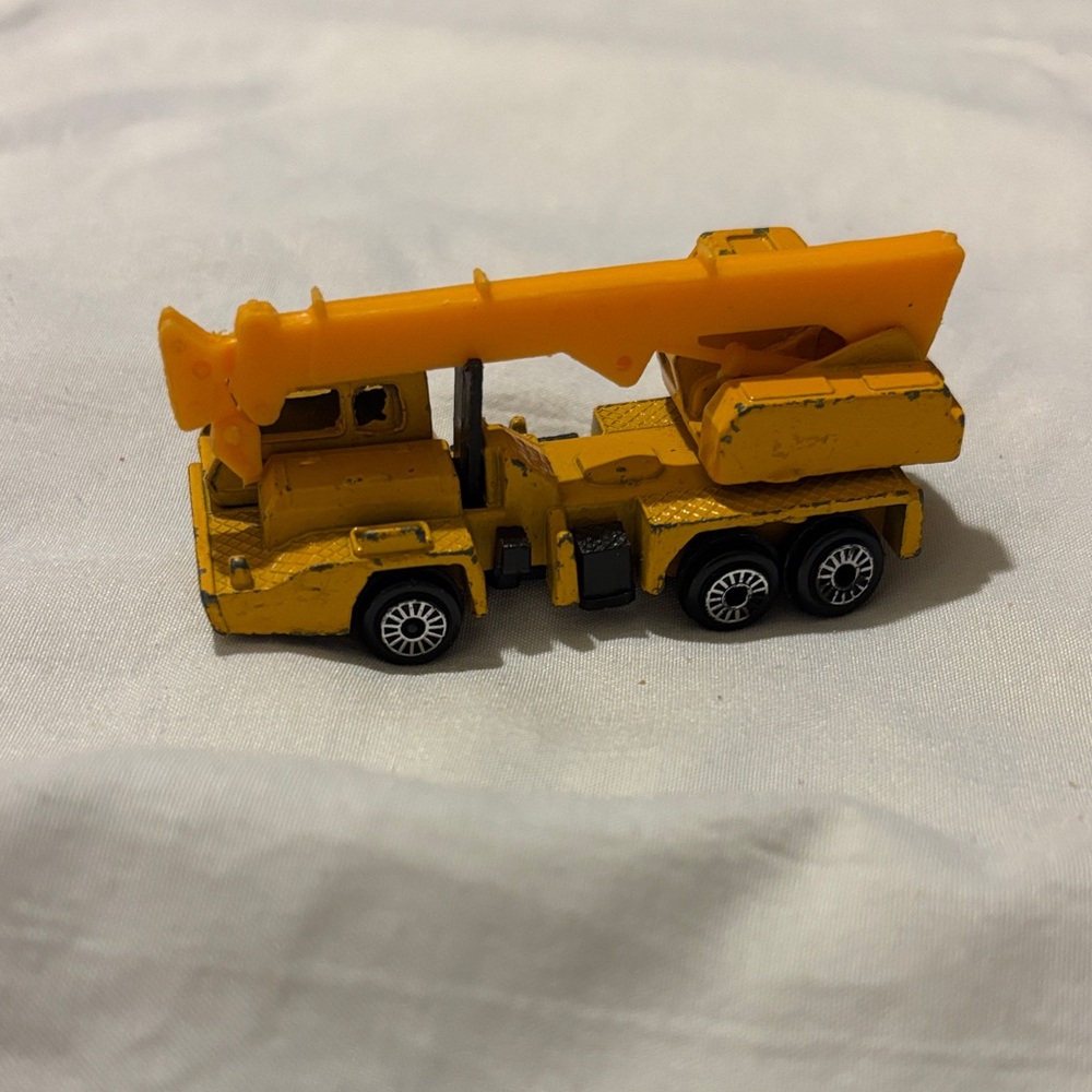 1976 Matchbox Lesney No. 49 yellow crane truck